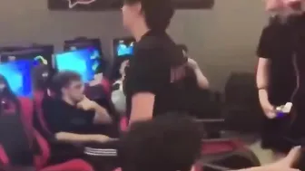 Craziest Gamers Rage At Lan Party ????????