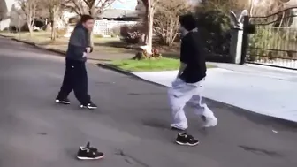 Kid In The Hoodie Uses Wrestling In Real Fight