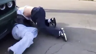 Kid In The Hoodie Uses Wrestling In Real Fight