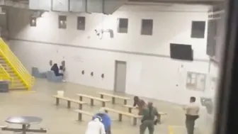 Small guy Tumbles Giant in Prison!