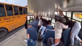 They didnt Think She Was Boutta Get On That Bus Em ????????